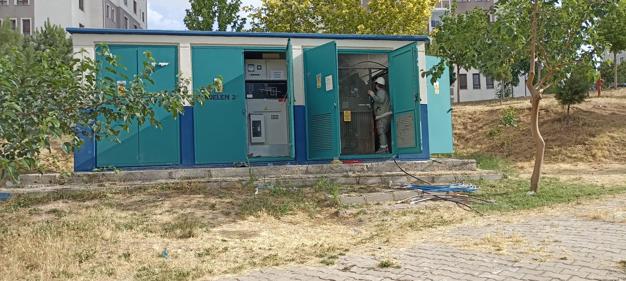 Trafonun kablolarını çaldı