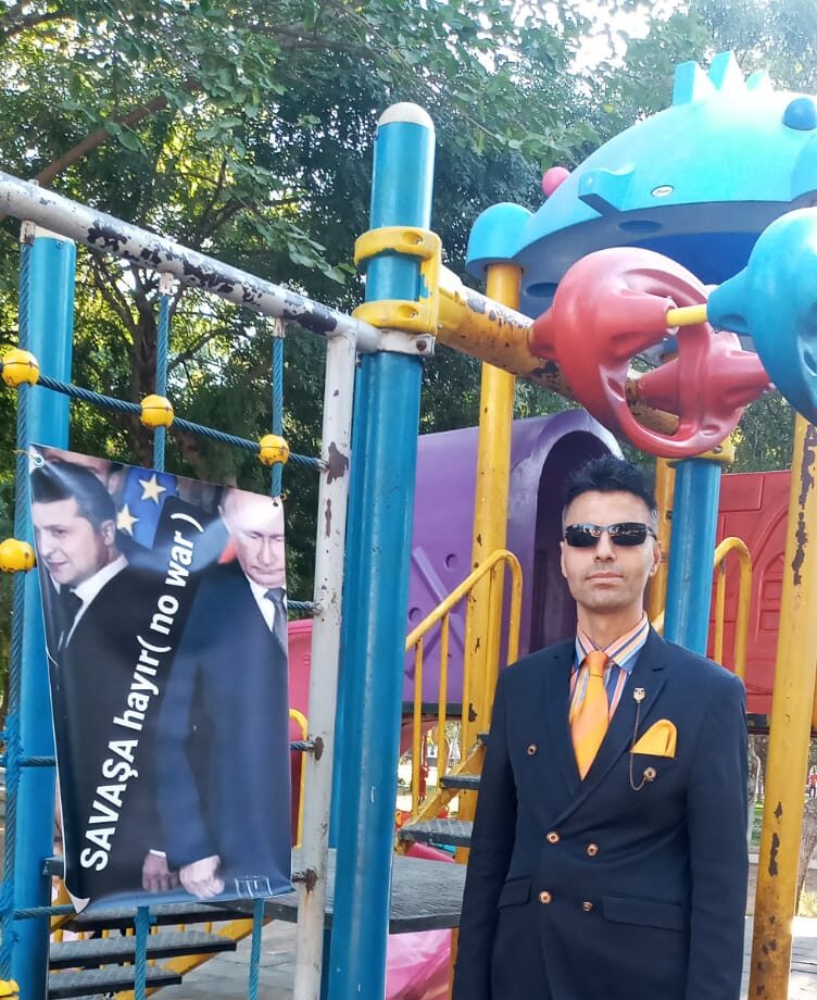 Aktivist Saran’dan ‘savaşa hayır’ eylemi