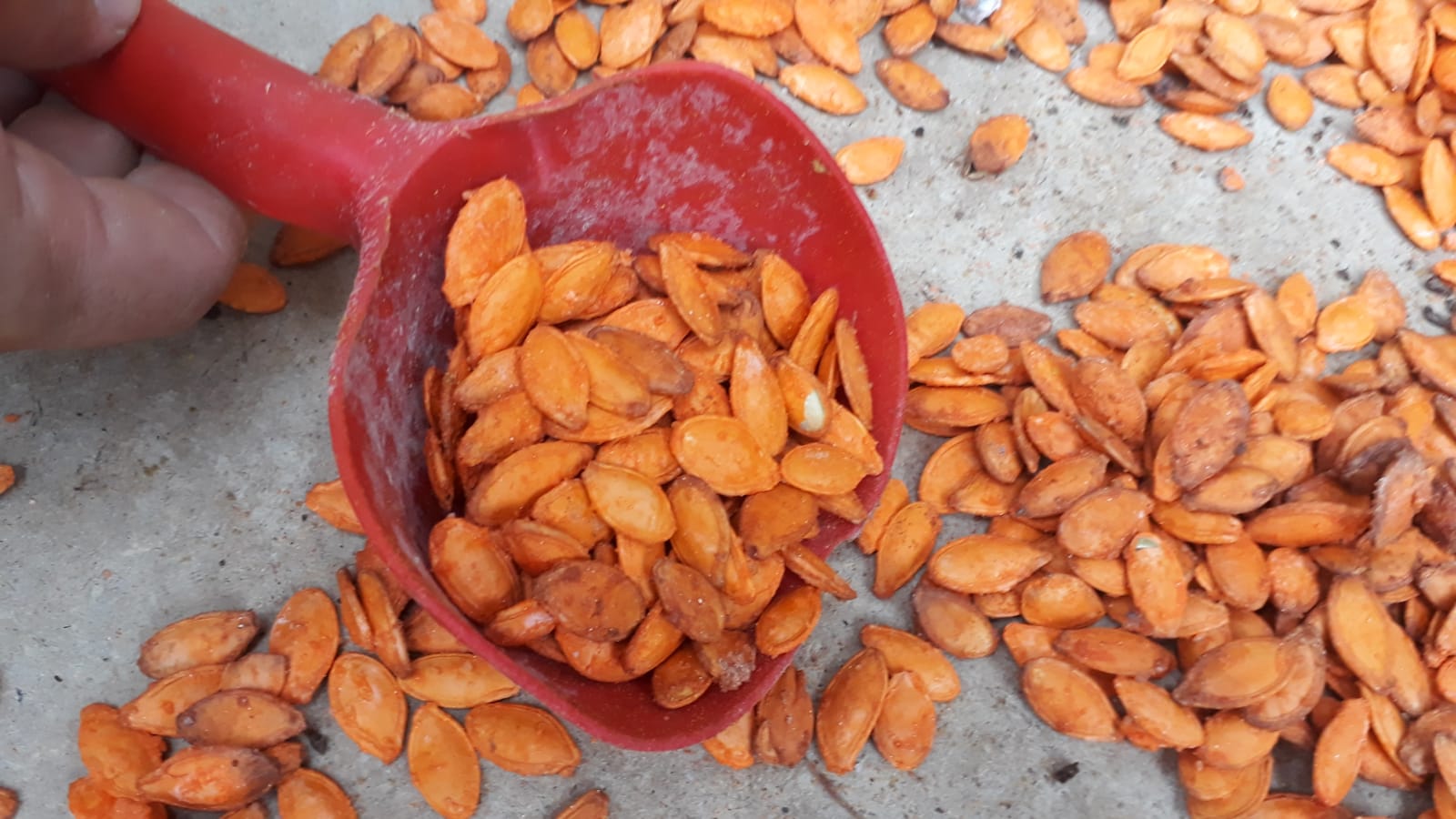 Bağdat Çarşısı’ndan baharatlı çekirdek