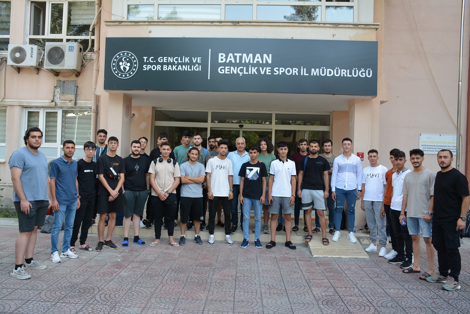 Çanakkale’ye uğurlandılar