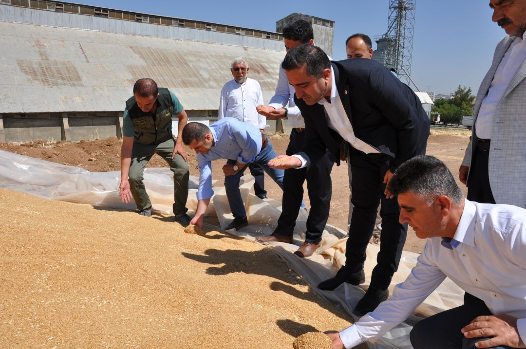 Çiftçilerin sorunlarını dinledi