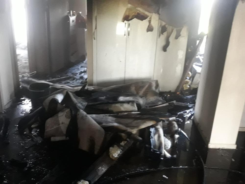 Çıkan yangın evi küle çevirdi