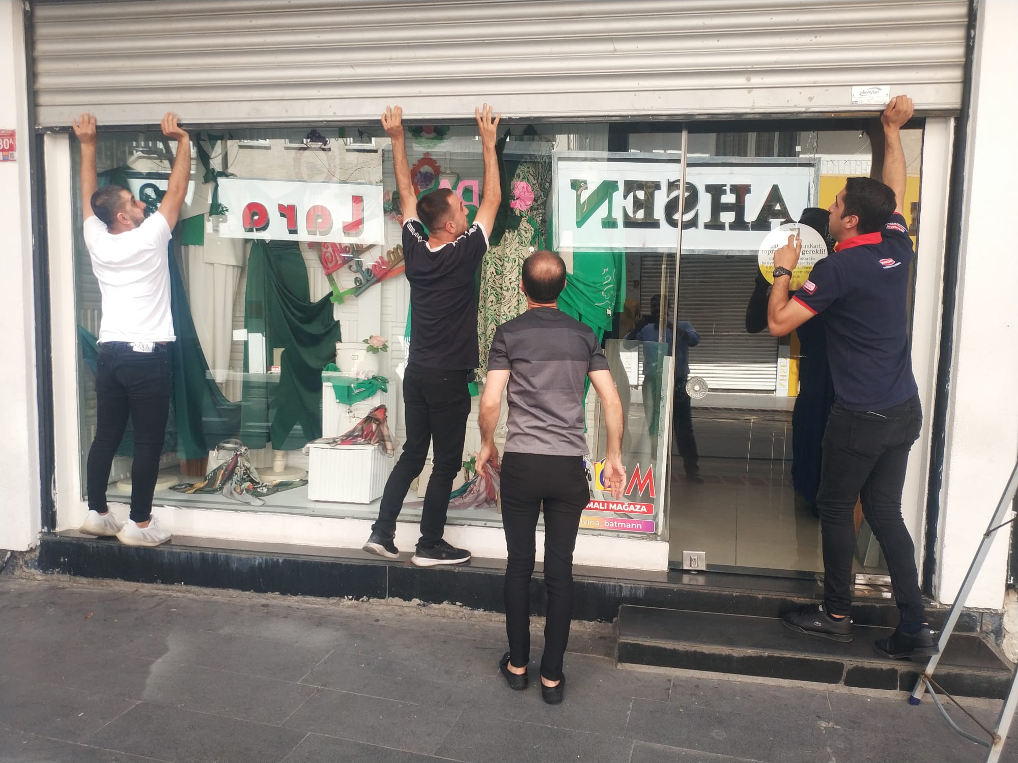 Elektrik kesintisi esnafı bezdirdi