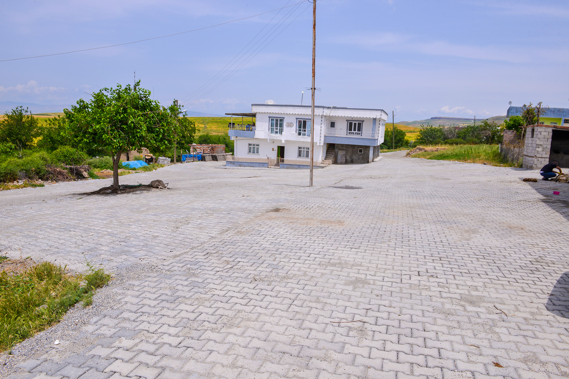 Güvercin köyüne parke taşı