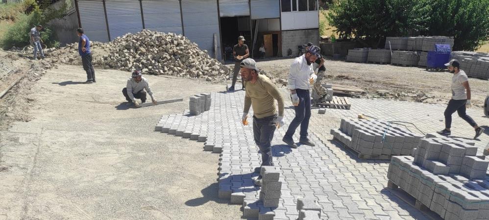 “Hava çok sıcak ama çalışmak zorundayız”