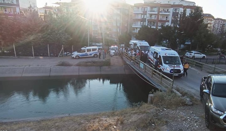 Küçük çocuk su kanalına düştü