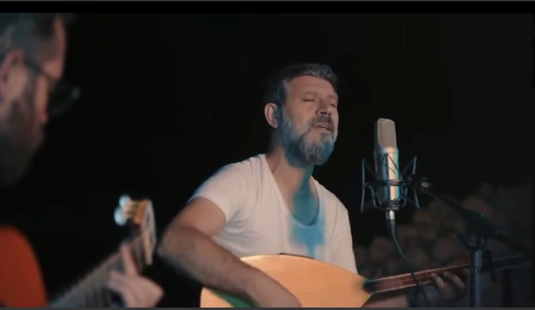 “Müziğe dayılarım teşvik etti”