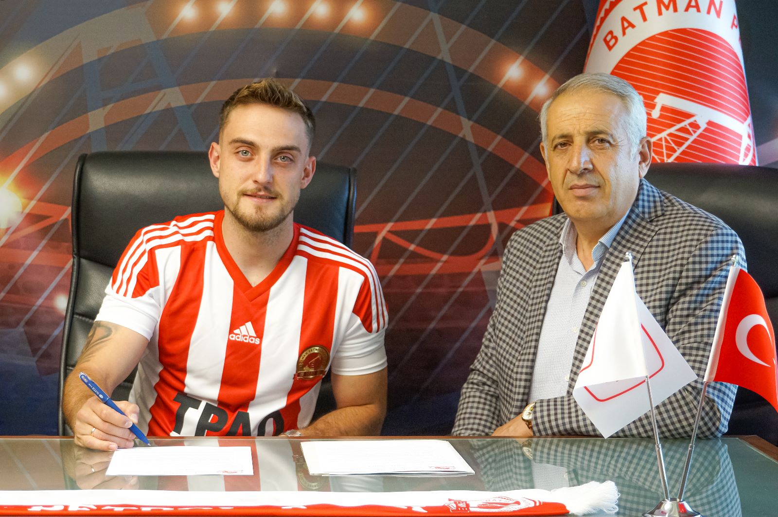 Petrol’de bir imza daha