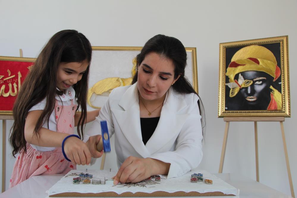 Suriye savaşından kaçtı filografiyi öğrendi