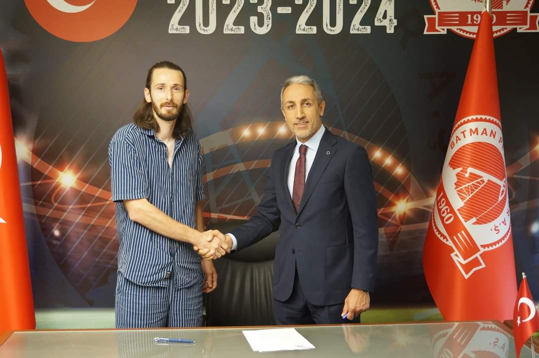 Petrolspor’da imzalar peş peşe