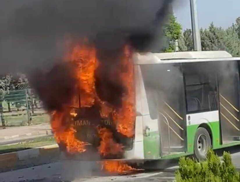 Yolcu otobüsü alev alev