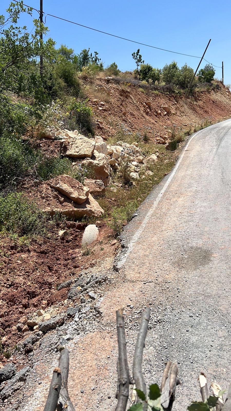 “Yollarımız heyelan yüzünden kapanıyor”