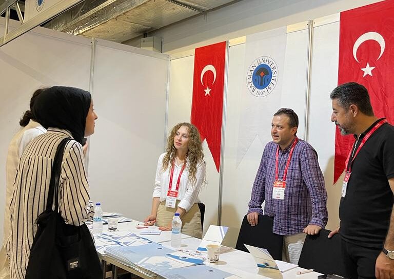 Batman Üniversitesi tercih fuarına katıldı