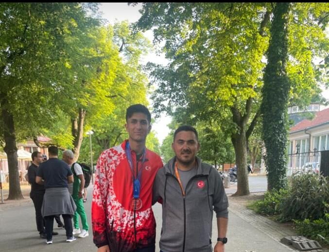 Batman’ı Kudüs’te temsil edecek