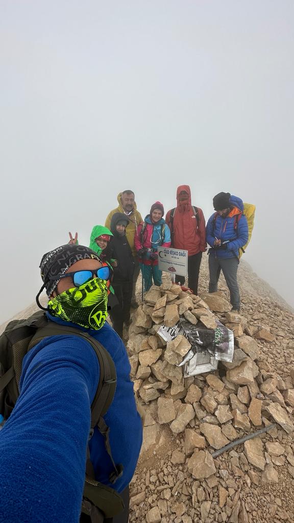 Dağcılar Reşko dağına tırmandılar