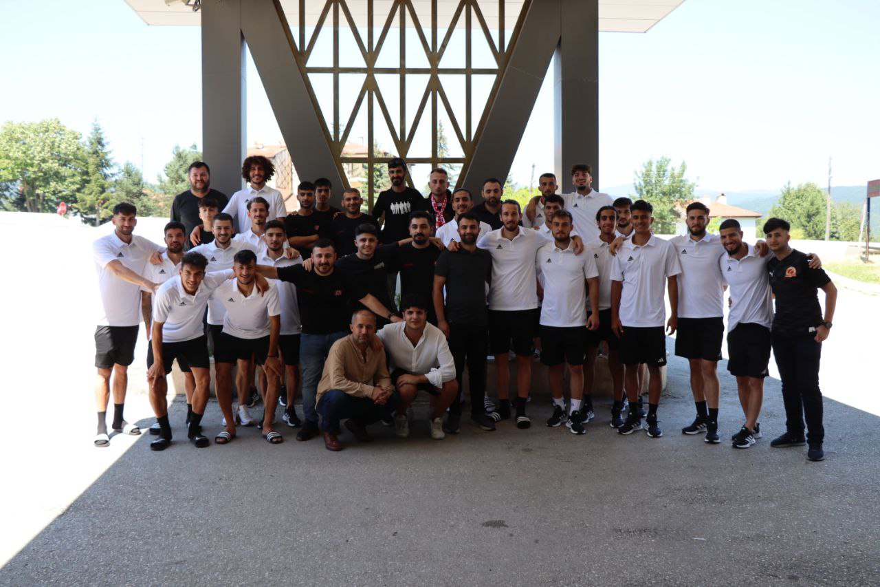 Dark Reds’ten Petrolspor kampına ziyaret