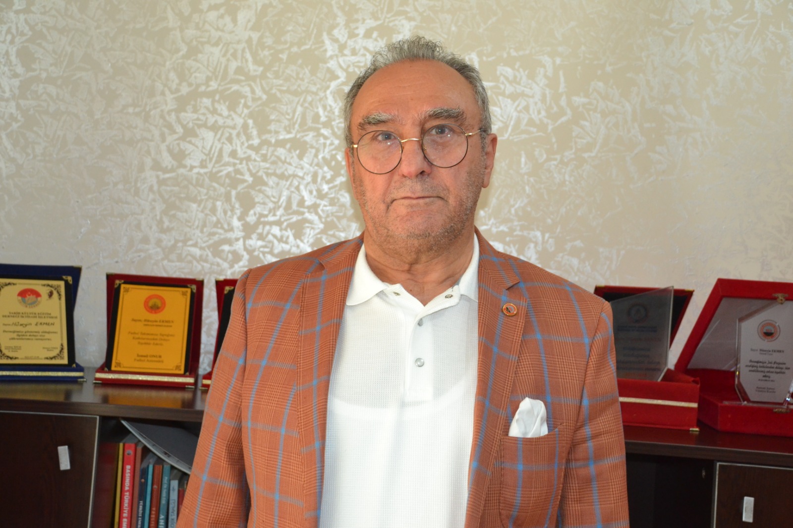 Ekmen, İslam’a yönelik saldırıları kınadı