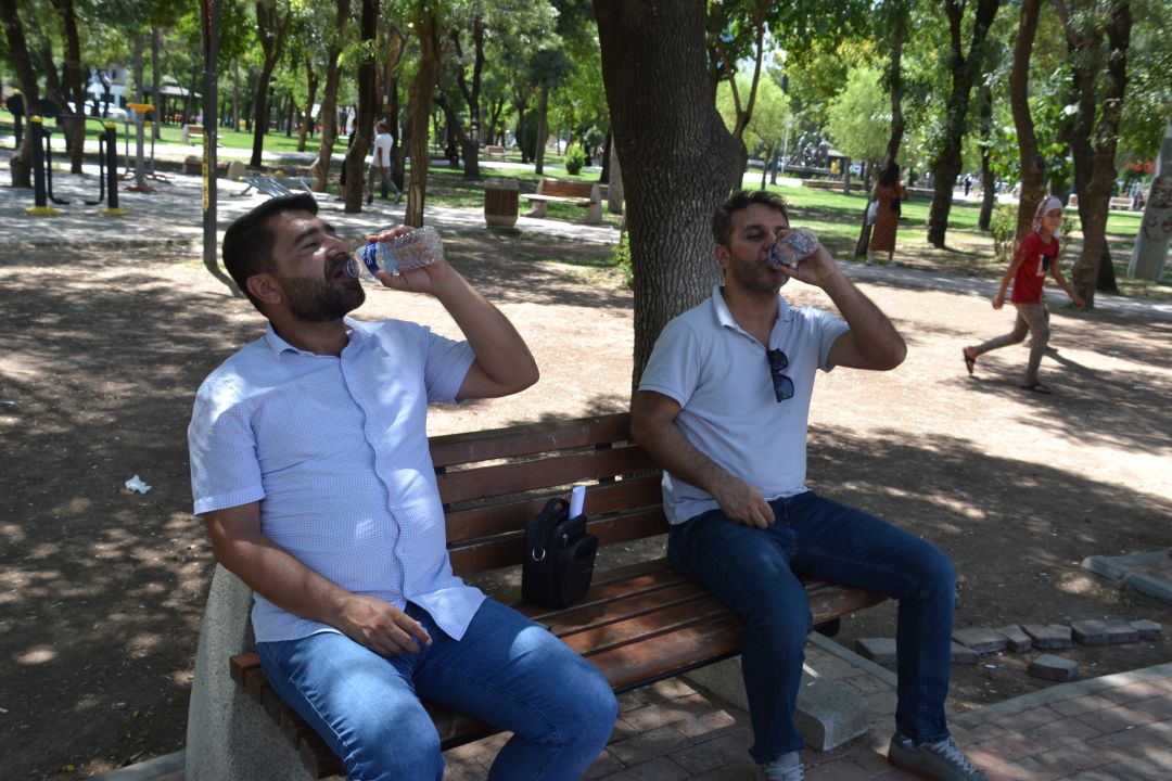 “Günde 6 litre su içiyoruz”