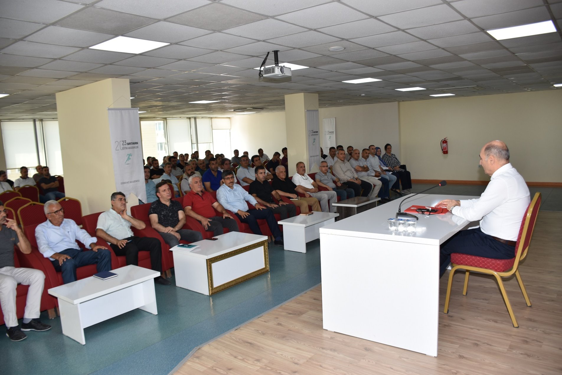 Kurtaran, okul müdürleriyle bir araya geldi