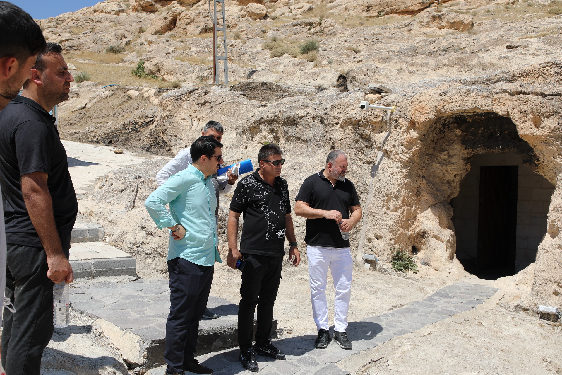 Mağara otel açılışında son rötuşlar