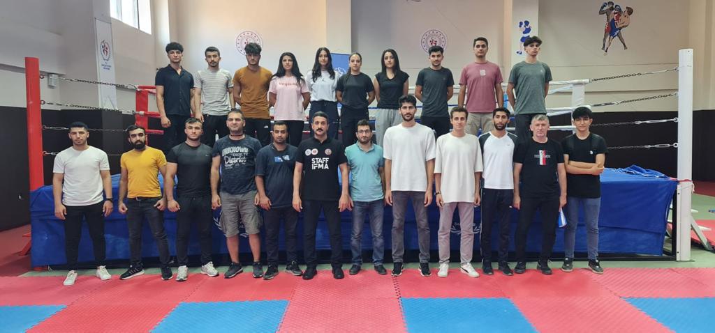 Muay Thai hakemlik kursuna ilgi
