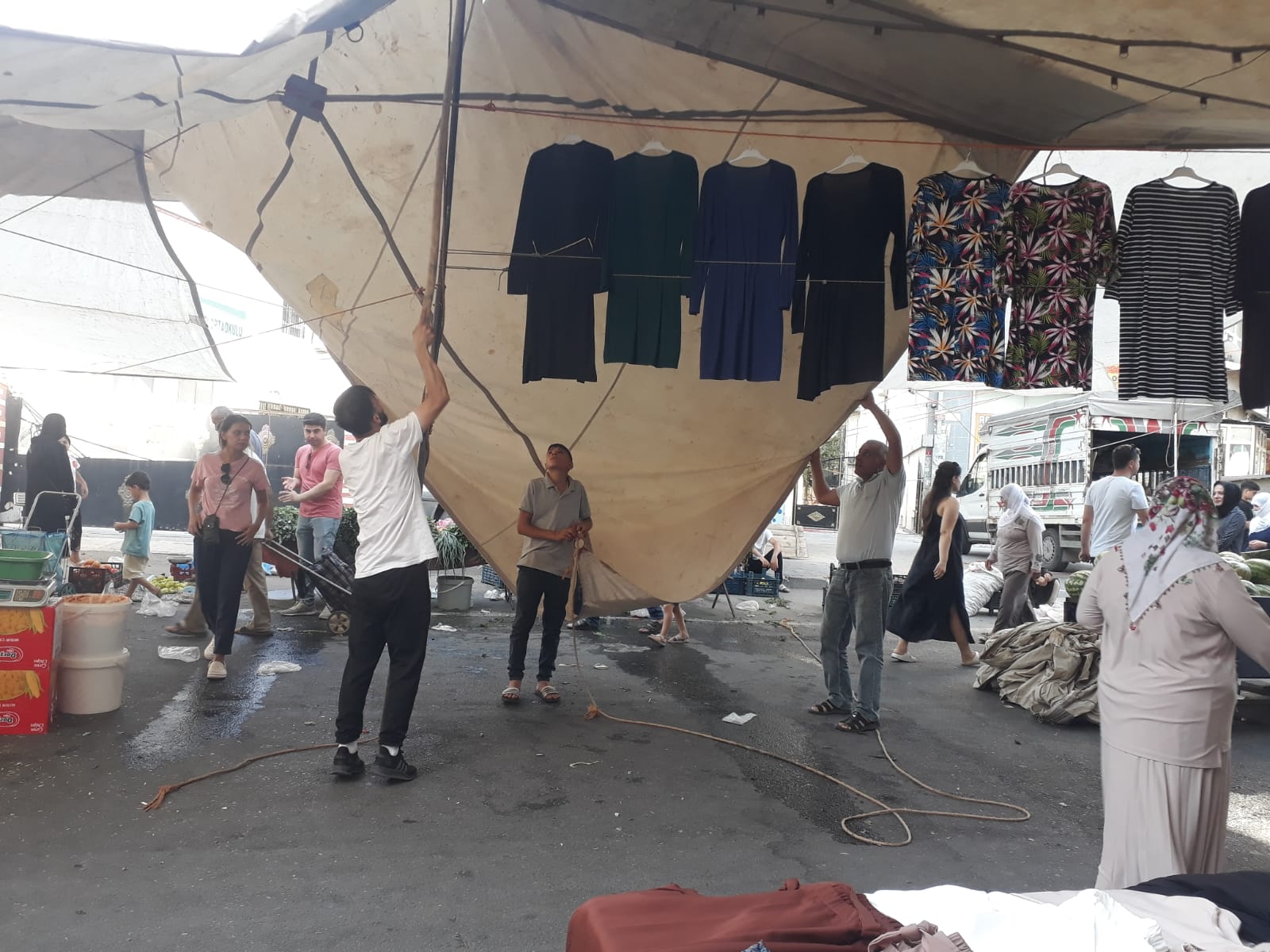 Pazarcının zor anları!