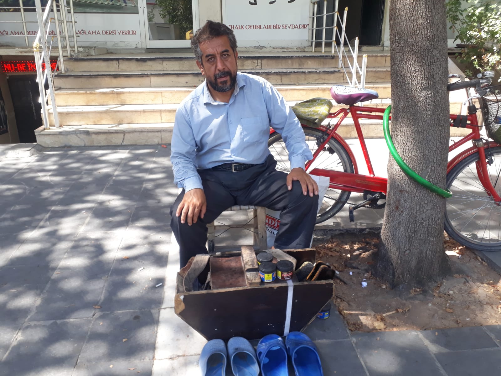 SANAT’IN AFGAN BOYACISI..