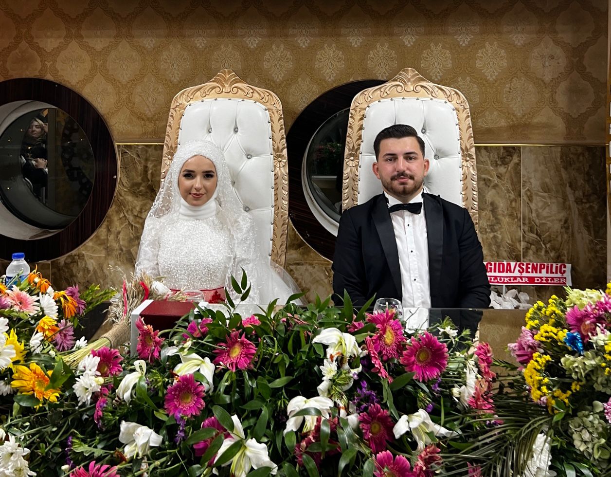 Seyhan ve Oğurlu ailelerinin mutlu günü