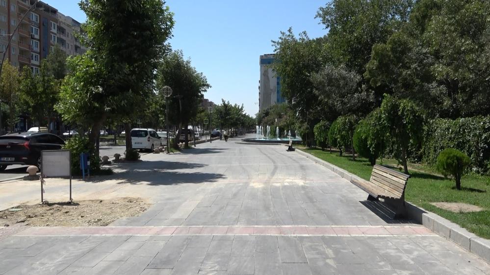 Sıcak hava dalgası caddeleri boşalttırdı