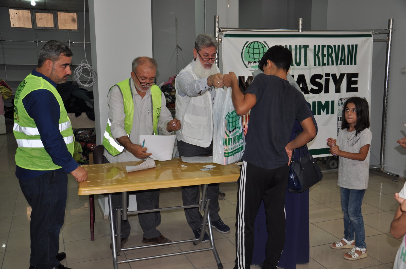 500 Öğrenciye kırtasiye yardımı