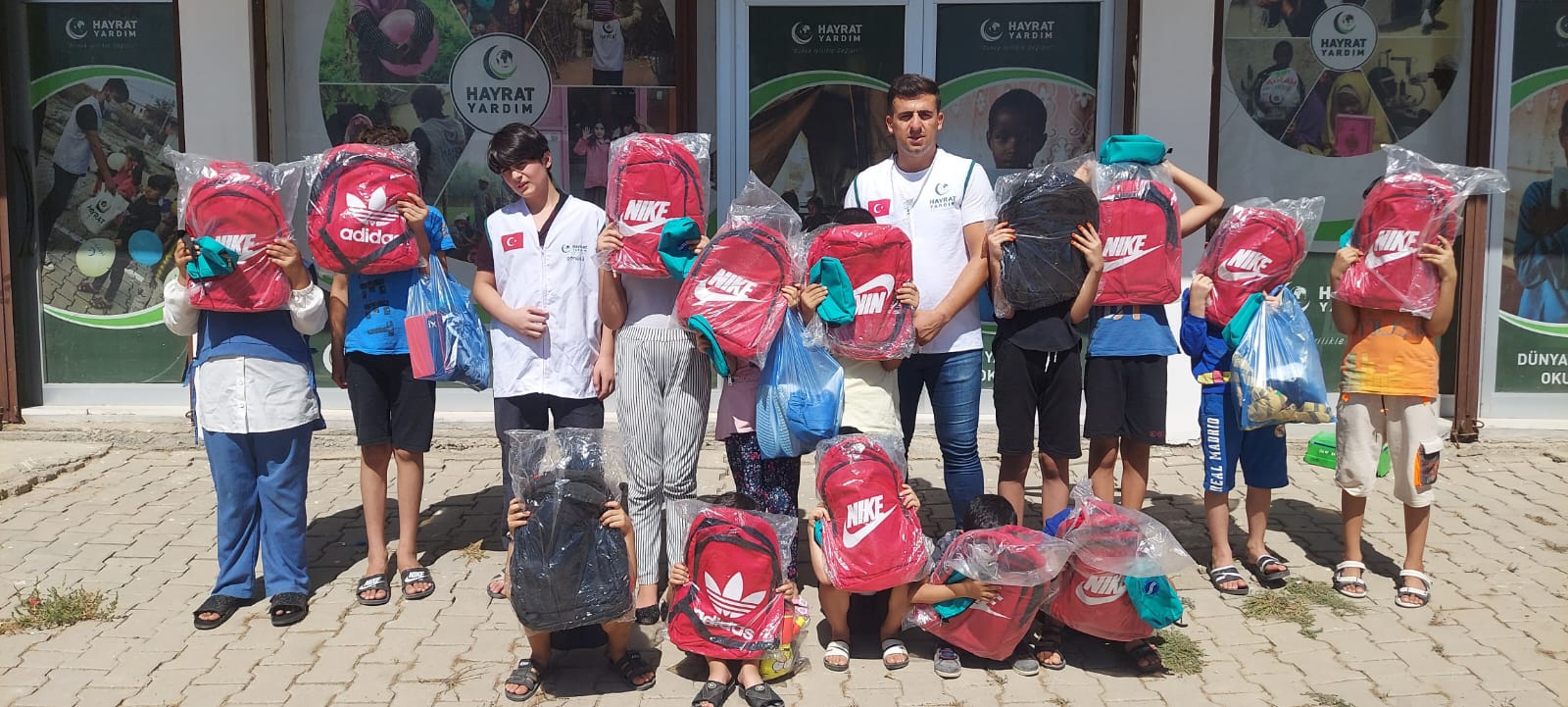 750 Yetimi sevindiren yardım  