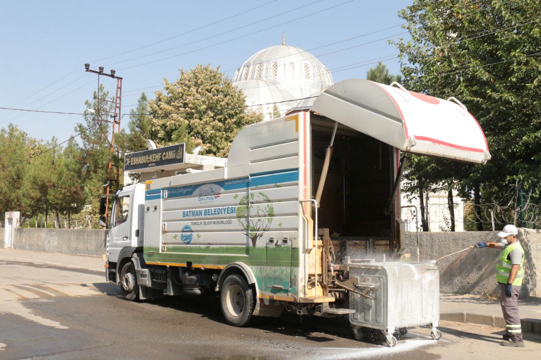 Çay mahallesi 50 personelle temizlendi