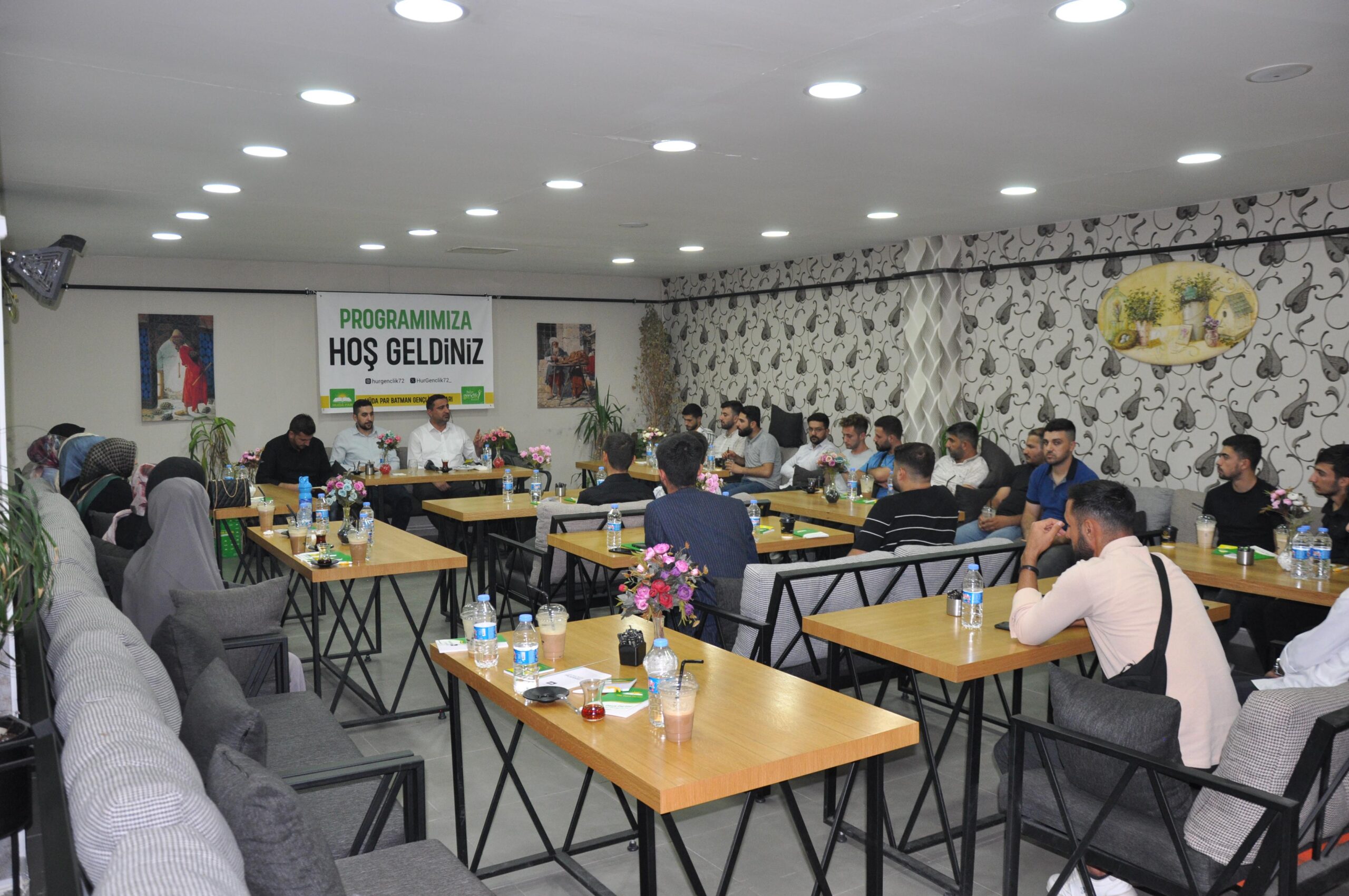 “Gençler geleceğe yön verecek güce sahiptir”