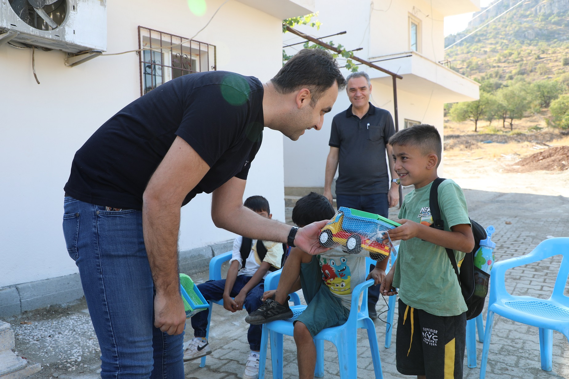 Köy ziyaretlerine devam ediyor