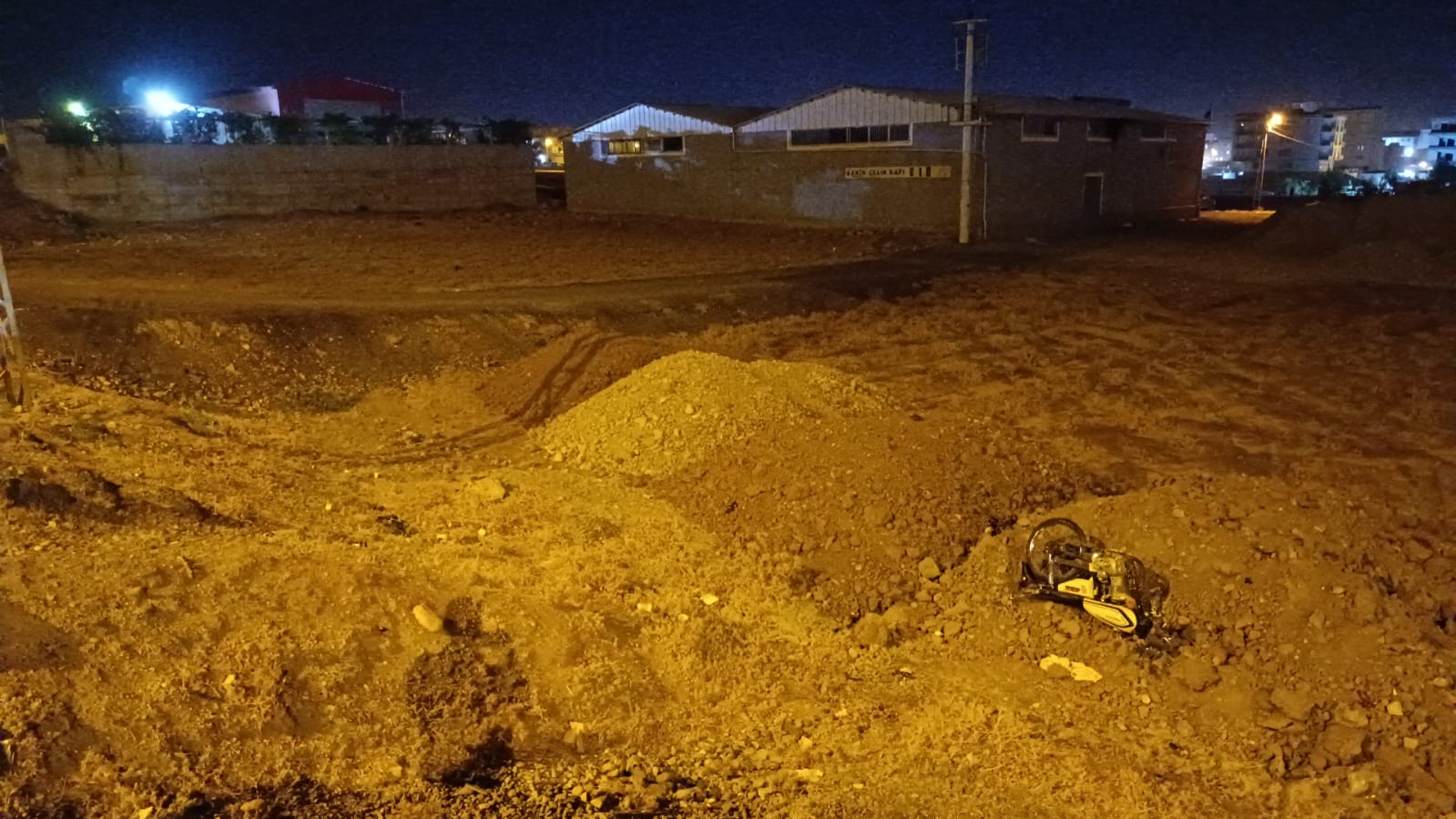 Motosiklet yoldan çıktı: 2 yaralı