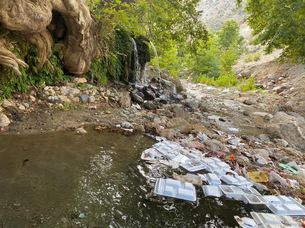 Saklı cenneti çöpe çevirdiler