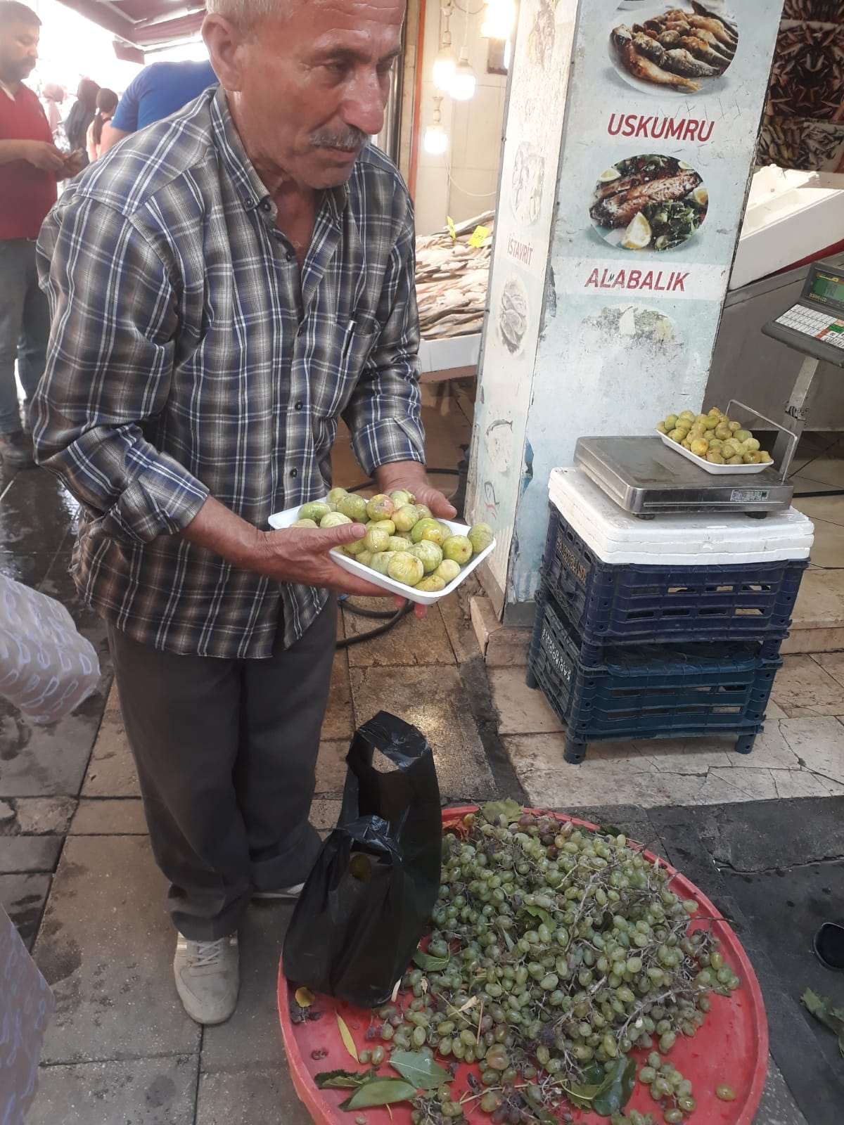 Üzüm ve incirler Karaköy’den