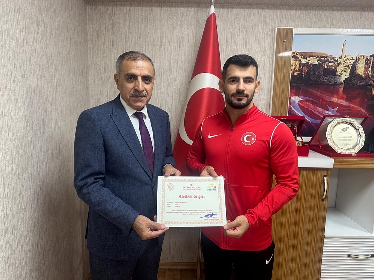 Başarılı antrenörlere teşekkür belgesi