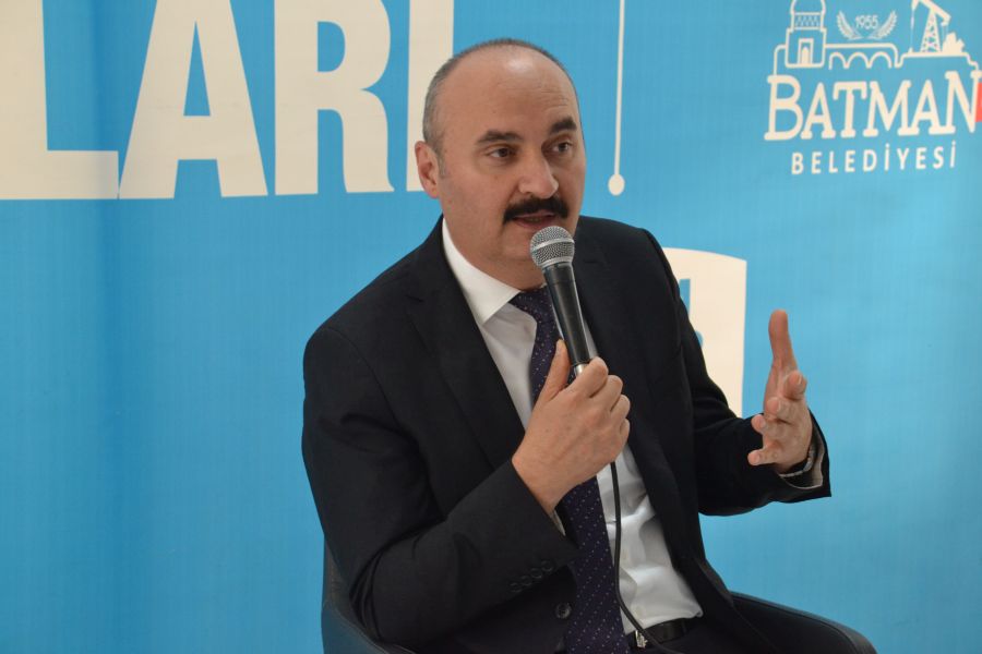 “Enerjimizi cahillere harcıyoruz”