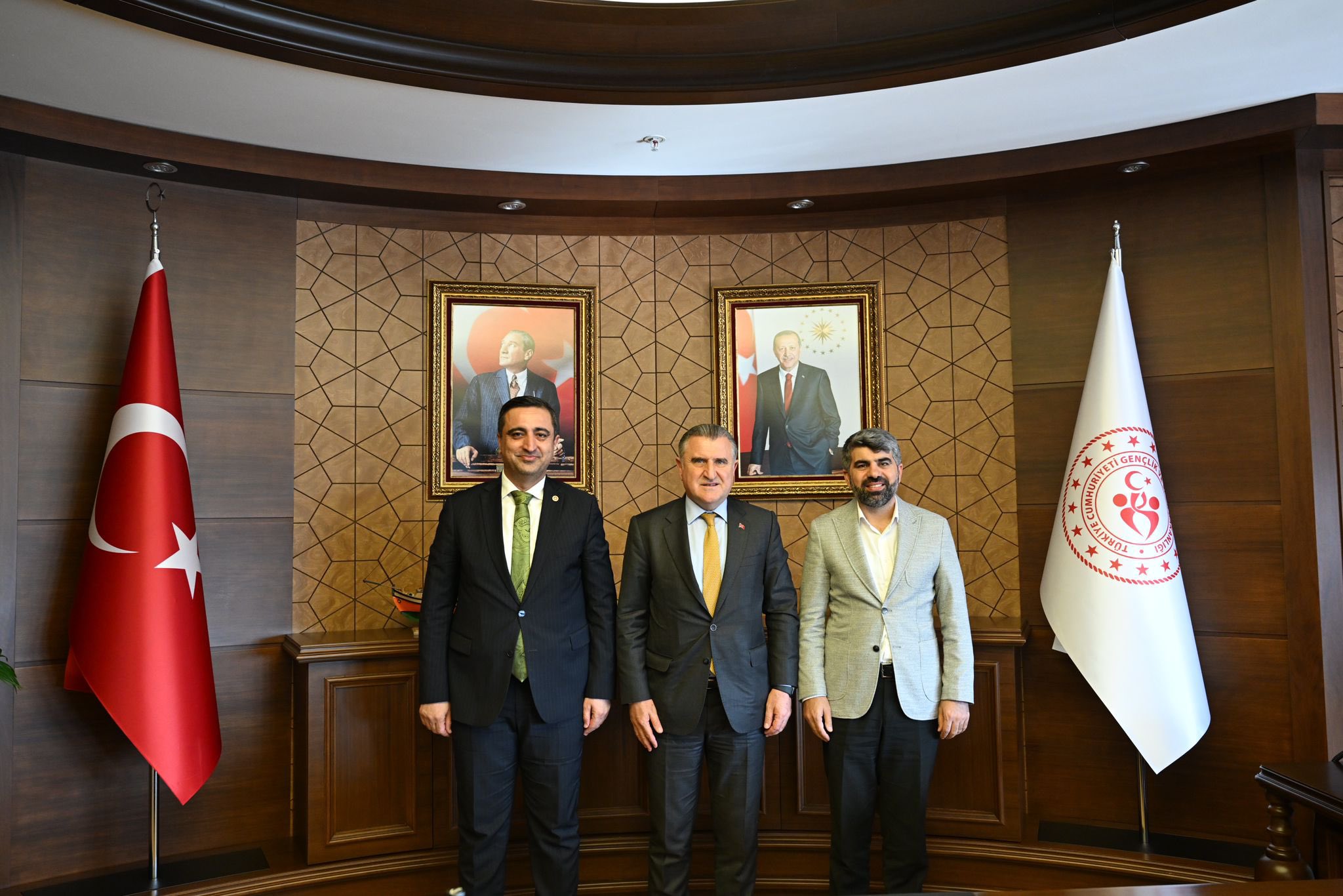 HÜDA PAR’lı vekillerden Bakana ziyaret