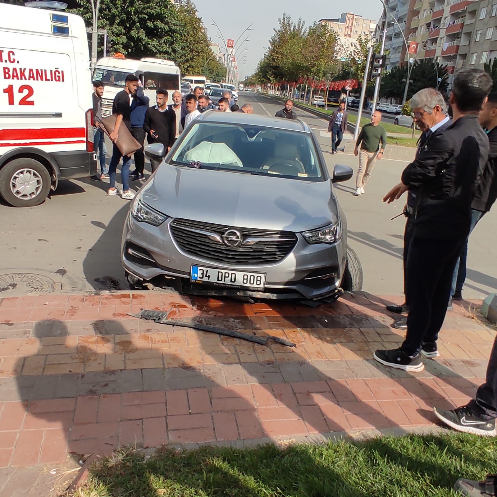 Kadın sürücü yaralandı
