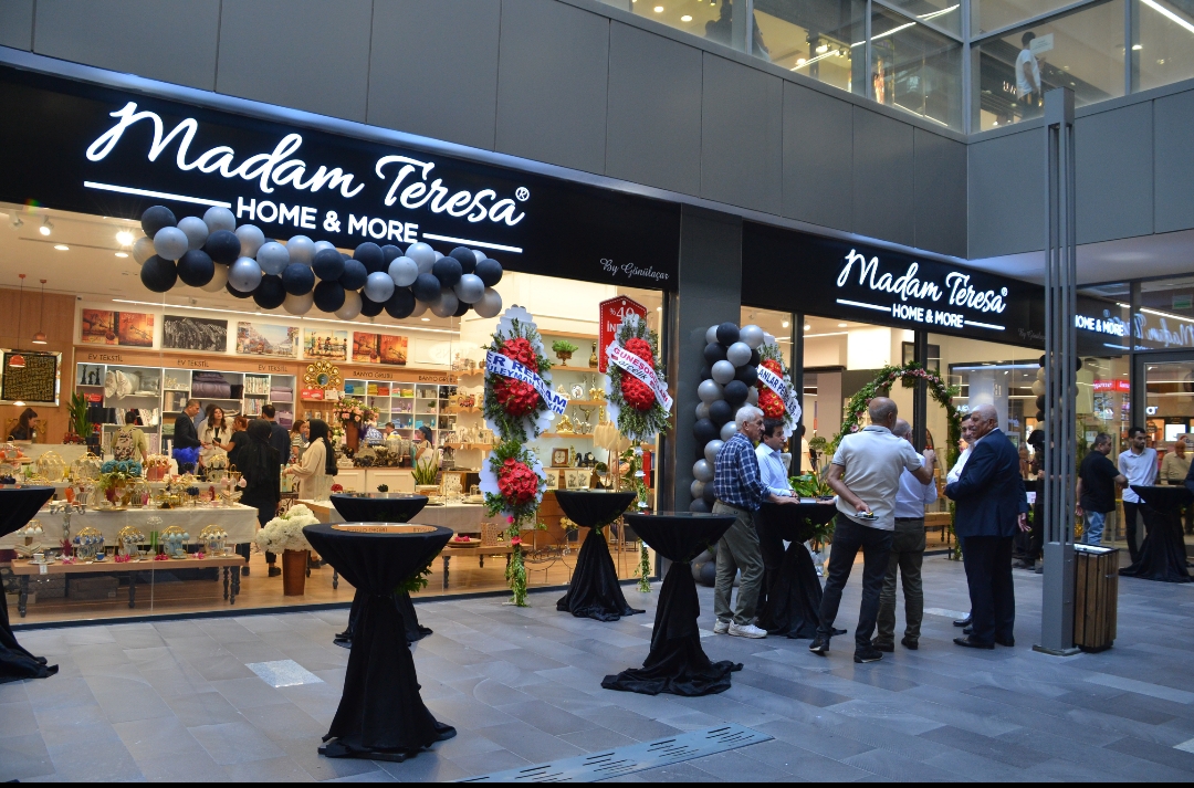 Madam Teresa, Petrol City’de açıldı