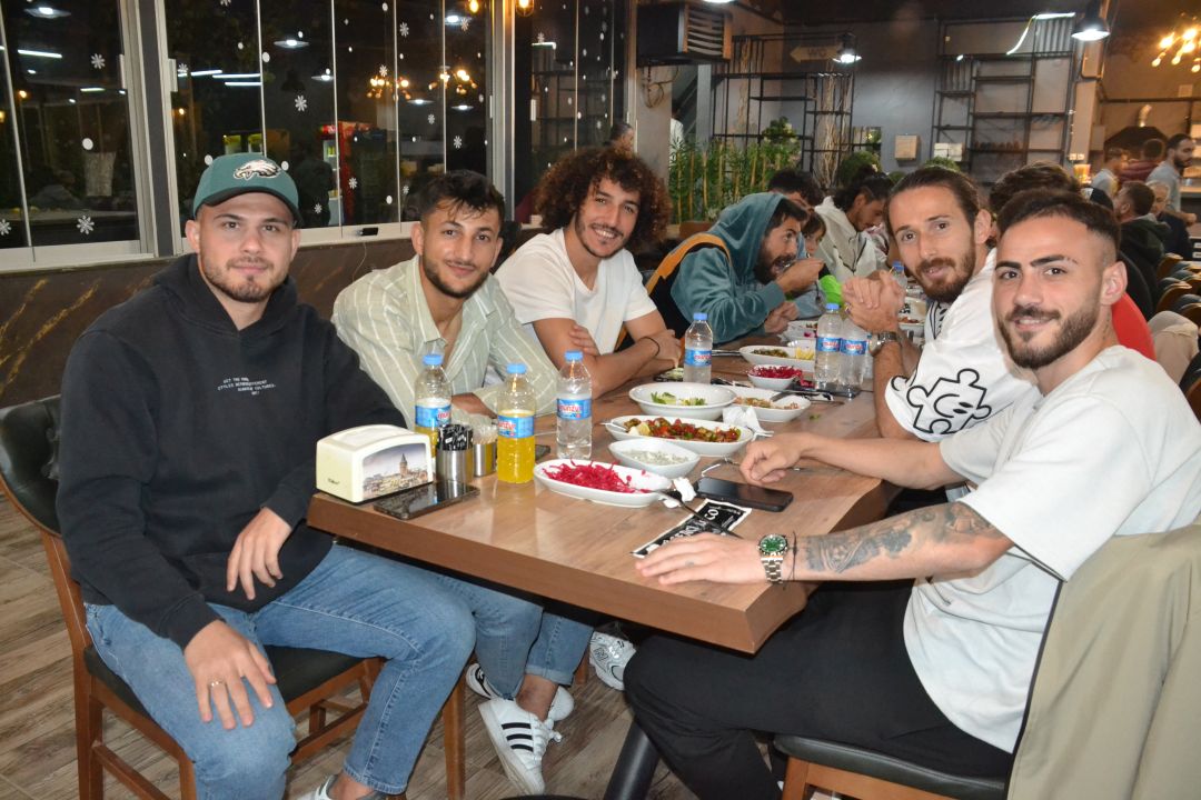 Petrolspor’a moral yemeği