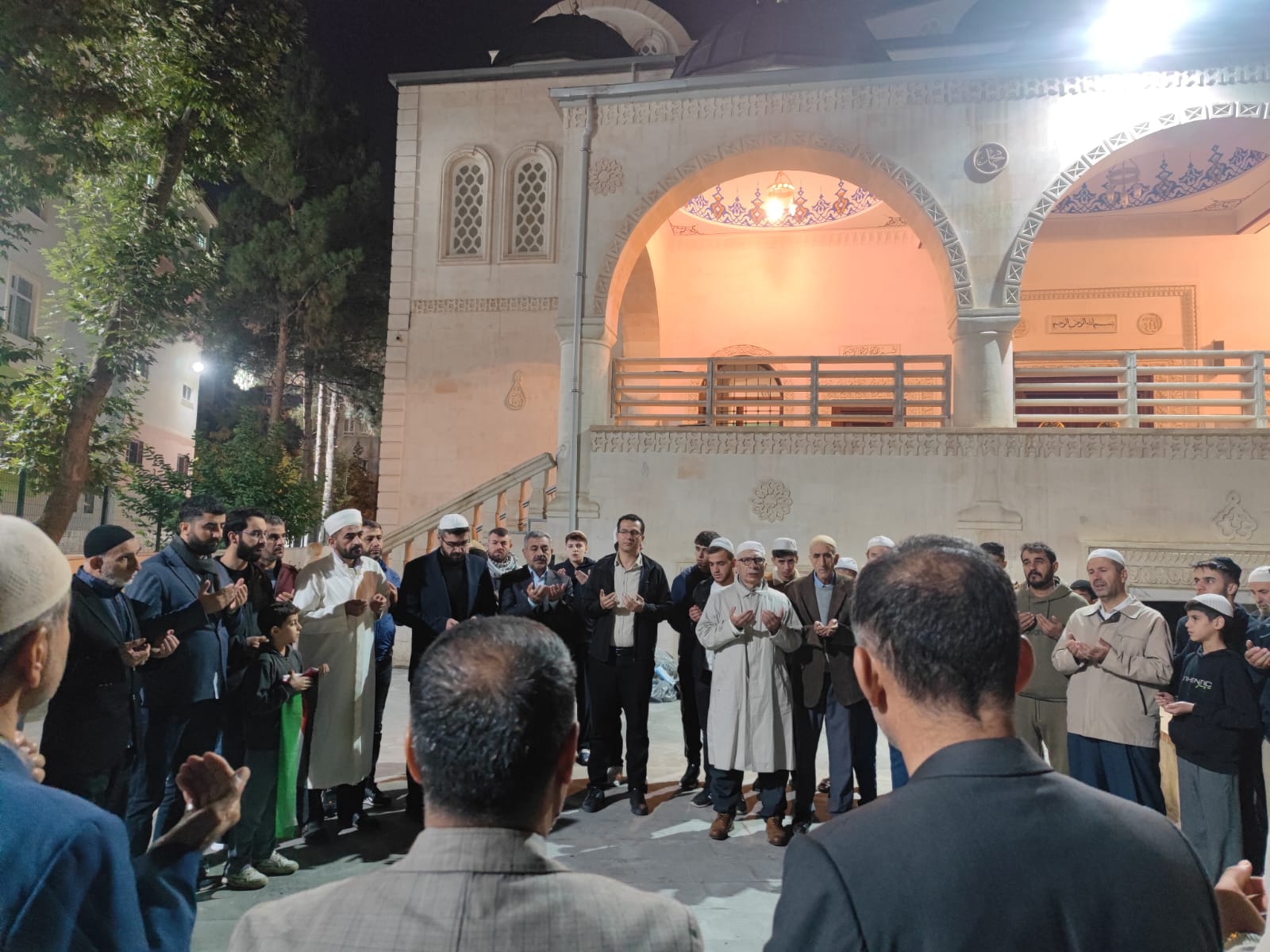 Sabah namazı sonrası ‘Soykırıma Hayır’ dediler