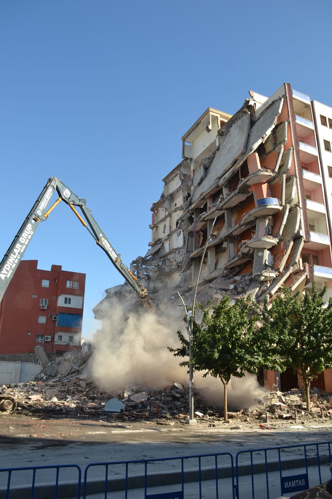 YIKIMLAR NE ZAMAN BİTECEK?