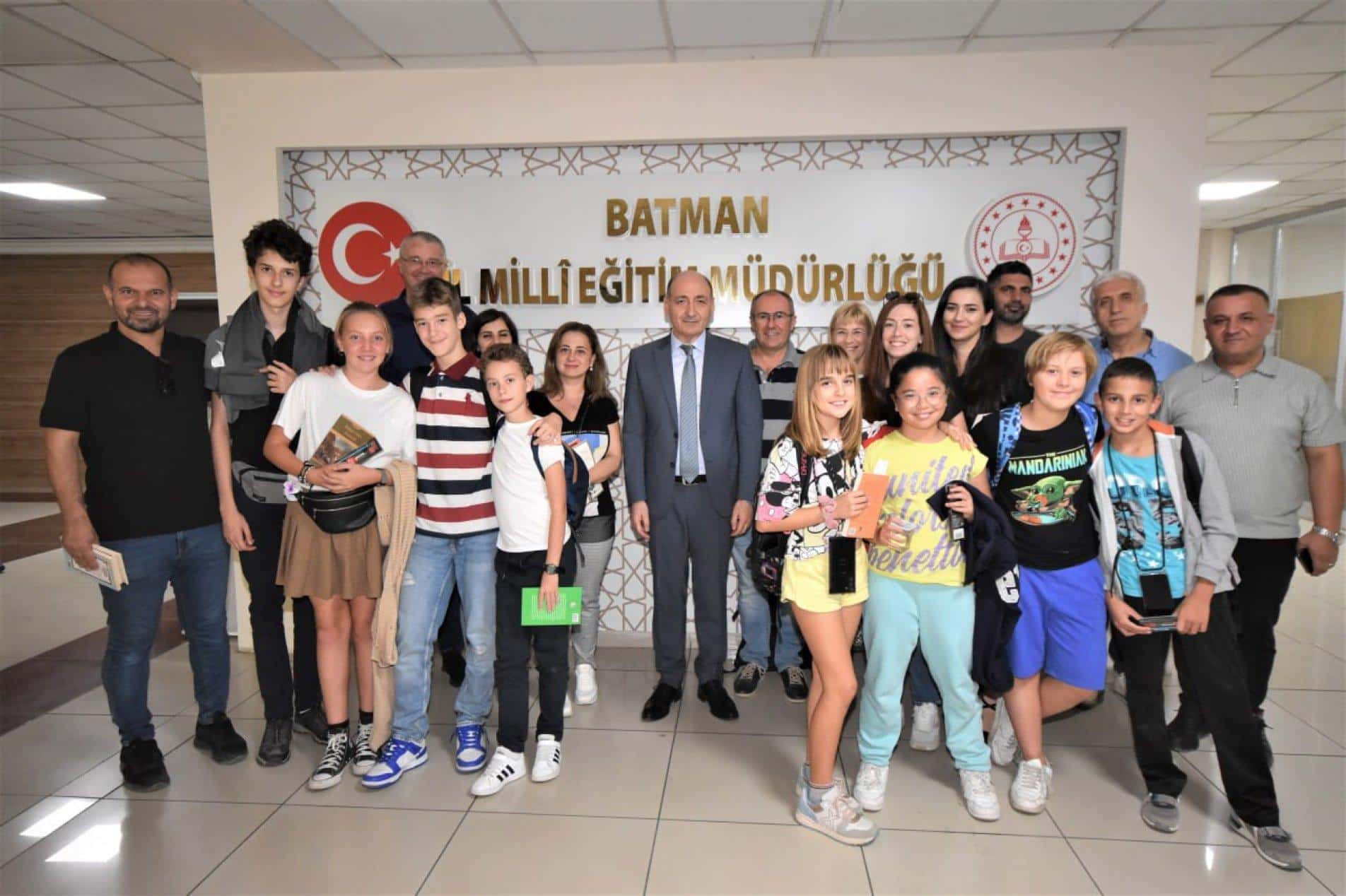 Yabancı öğrencilerden Milli Eğitim’e ziyaret