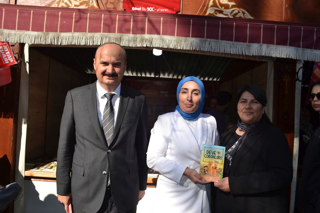 “Yeni kitabına destek bekliyorum”