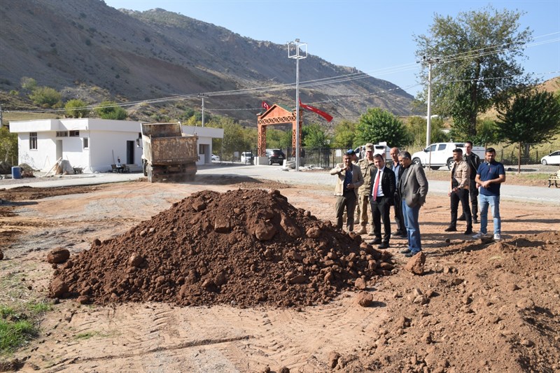 Alıçlı mesire alanı çimlendiriliyor