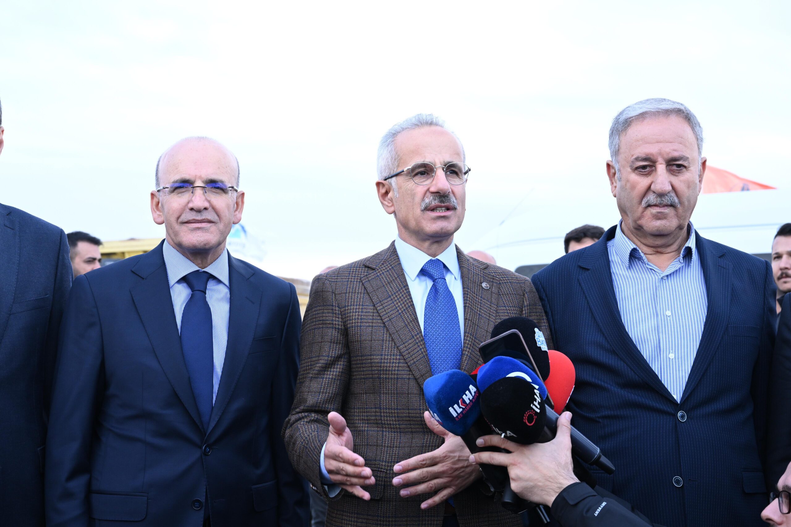  “Antalya ve İzmir uçuşları için görüşülecek”