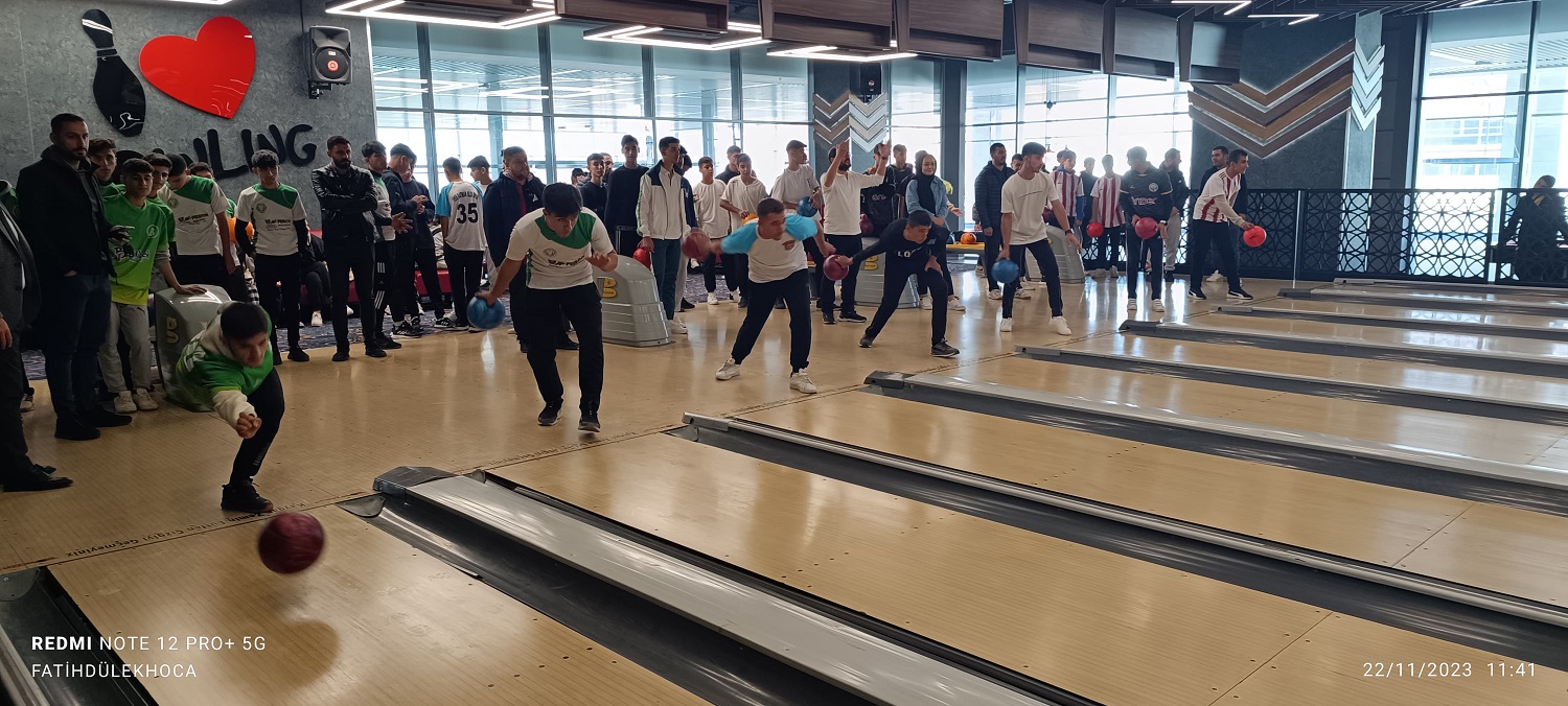 Bowlingte Farabi rüzgarı